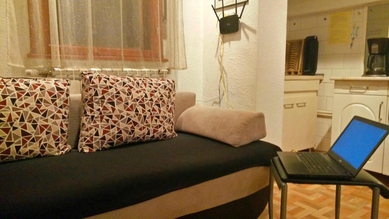 One Bedroom Apartment French Embassy Bucarest Exterior foto