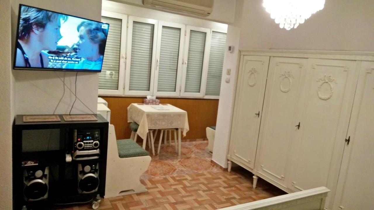One Bedroom Apartment French Embassy Bucarest Exterior foto