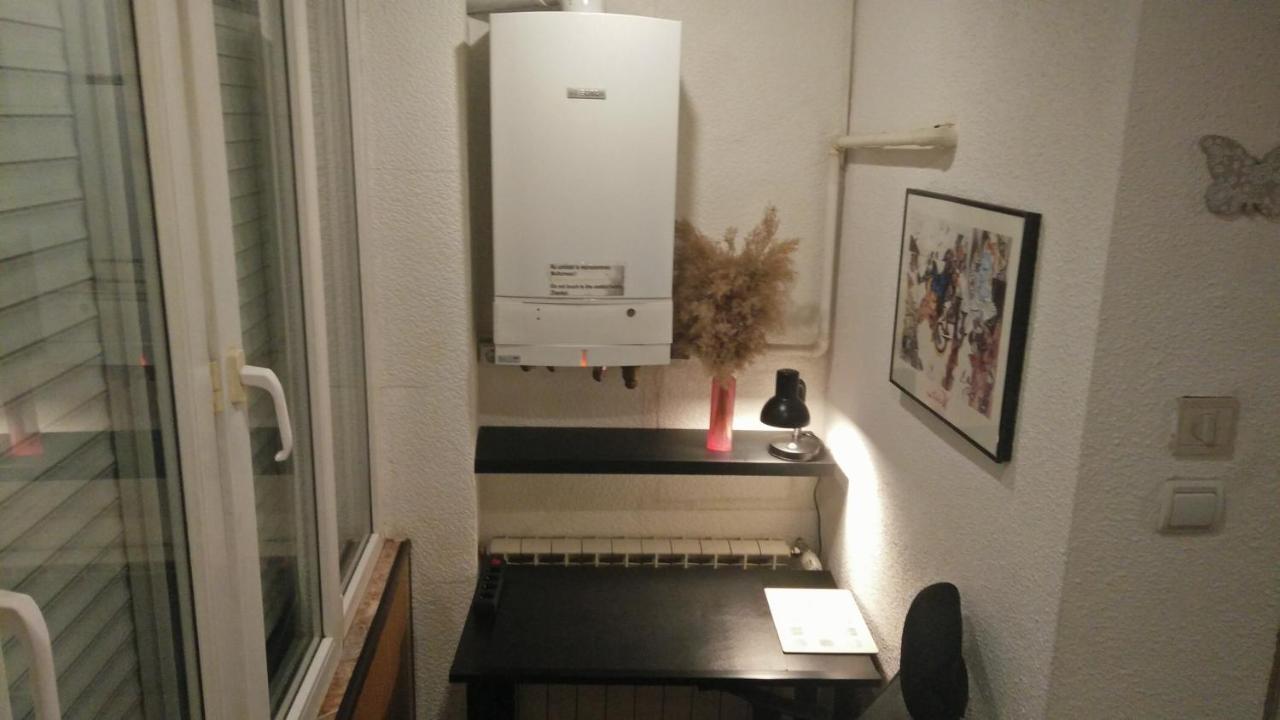One Bedroom Apartment French Embassy Bucarest Exterior foto